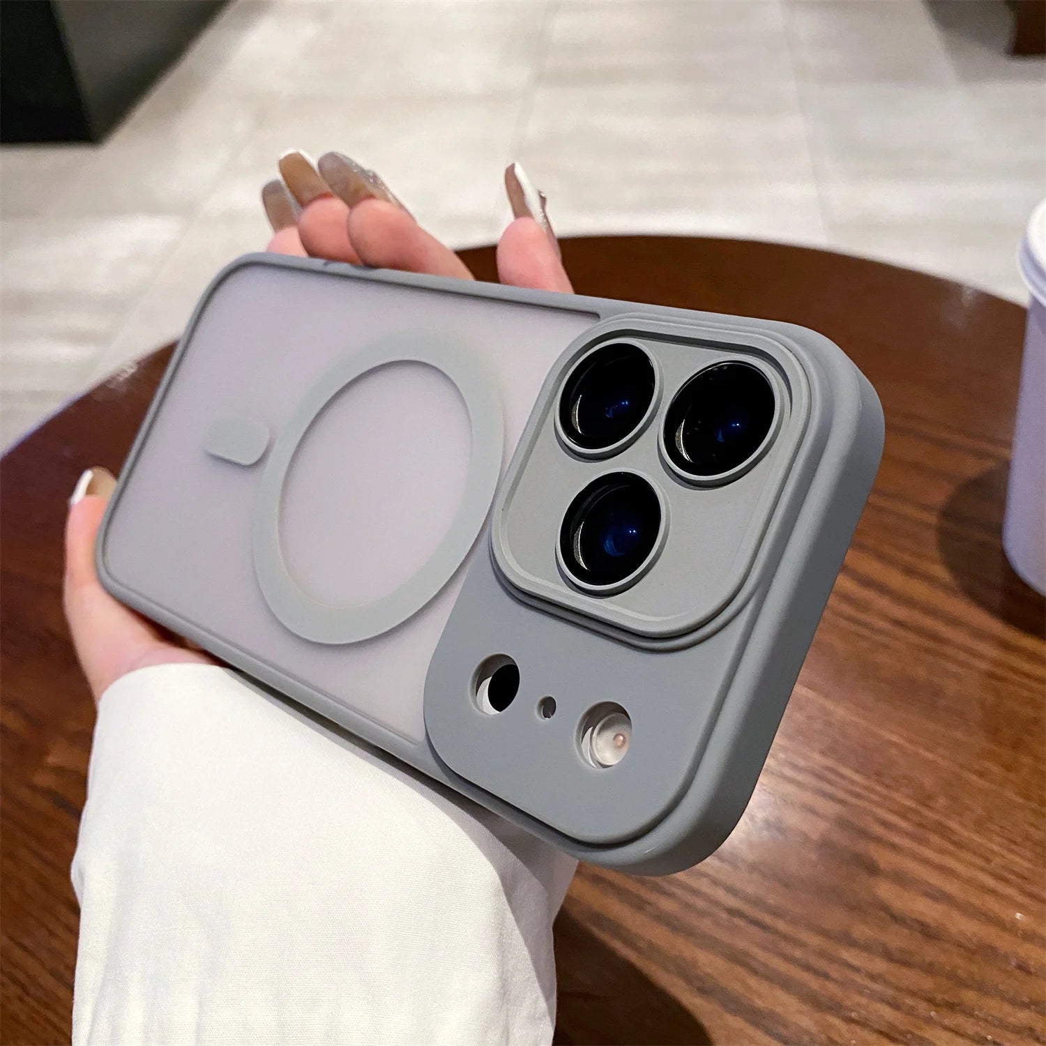 Carcasa Magnética Mate para iPhone 17 | Compatible con Magsafe