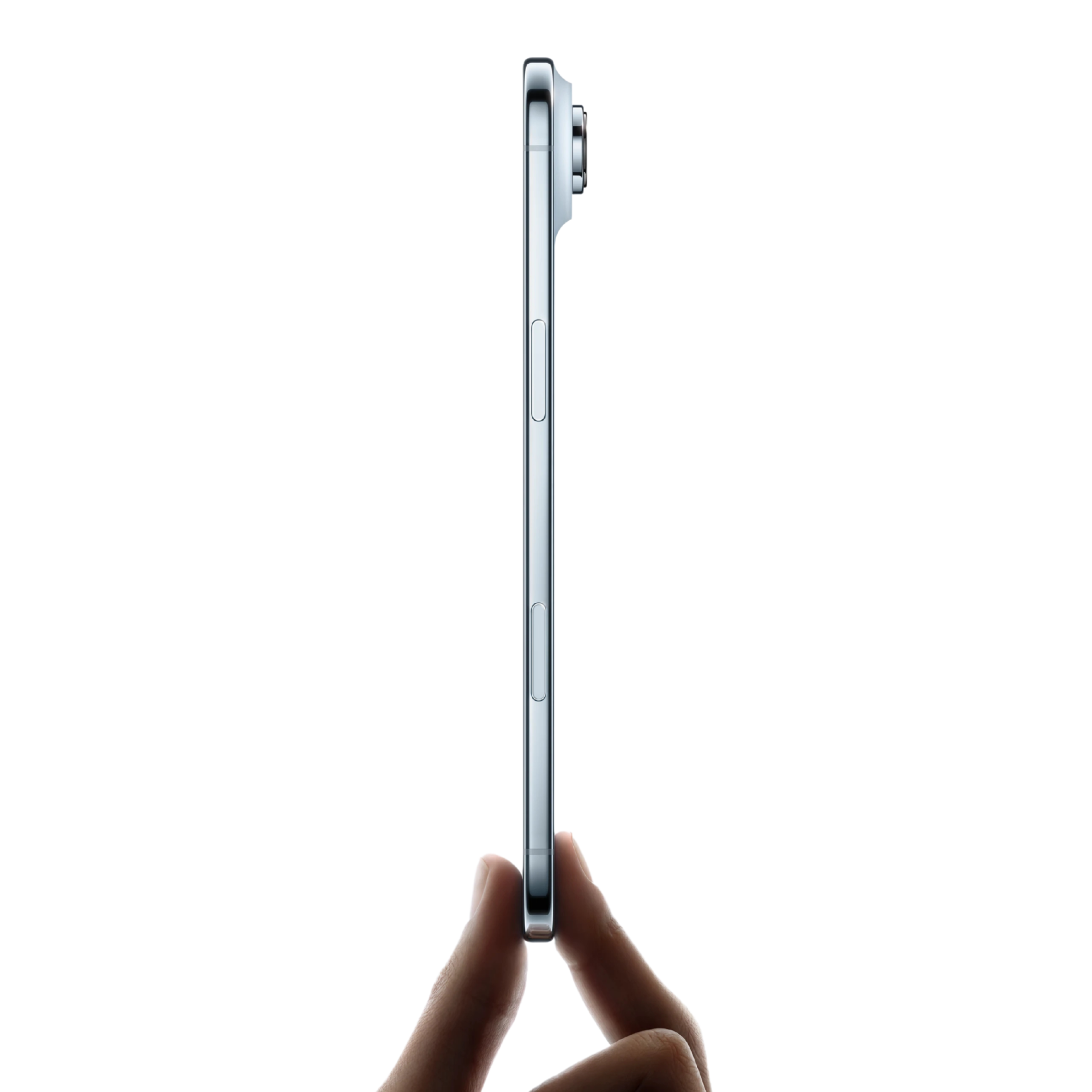 Perfil lateral delgado de un iPhone 17 Air color blanco o plata, sostenido por una mano. Se aprecian el diseño de los botones y el contorno.